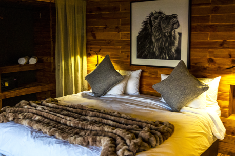 TimBila Safari Lodge - bed in Tented Safari Suite